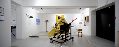 Michl Schmidt + Peter Wendl: Verteidigung des Normalzustands – Blick in die Ausstellung