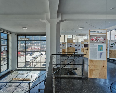 Blick in die Ausstellung im aut