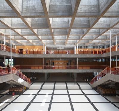 Viktor Hufnagl und Fritz Gerhard Mayr, Modellschule Wörgl, 1969–73