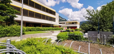 "Bildung braucht Raum" – Eine Bus-Tour mit Hannes Wiesflecker nach St. Johann und Kufstein