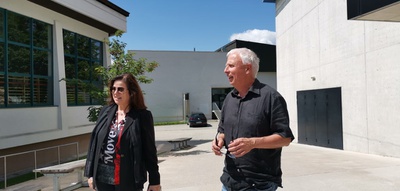 "Bildung braucht Raum" – Eine Bus-Tour mit Hannes Wiesflecker nach St. Johann und Kufstein