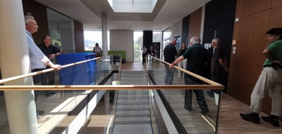 "Bildung braucht Raum" – Eine Bus-Tour mit Hannes Wiesflecker nach St. Johann und Kufstein