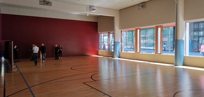 "Bildung braucht Raum" – Eine Bus-Tour mit Hannes Wiesflecker nach St. Johann und Kufstein