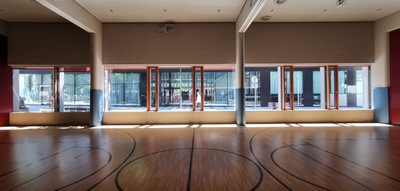 "Bildung braucht Raum" – Eine Bus-Tour mit Hannes Wiesflecker nach St. Johann und Kufstein