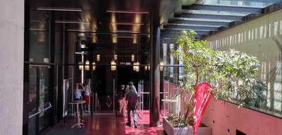 "Bildung braucht Raum" – Eine Bus-Tour mit Hannes Wiesflecker nach St. Johann und Kufstein