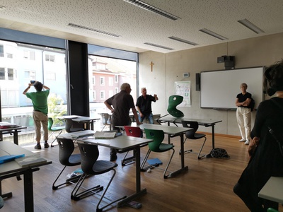 "Bildung braucht Raum" – Eine Bus-Tour mit Hannes Wiesflecker nach St. Johann und Kufstein