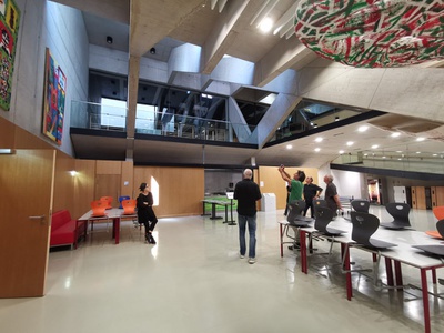 "Bildung braucht Raum" – Eine Bus-Tour mit Hannes Wiesflecker nach St. Johann und Kufstein