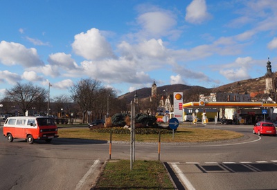 Kreisverkehr – © Foto: © Heidrun Schlögl | ORTE, 2015 Kreisverkehr
