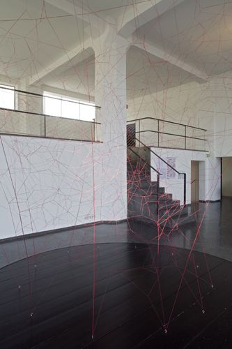 Rauminstallation "Red Respect"