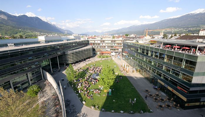 SOWI Sozial- und Wirtschaftswissenschaftliche Fakultät, Innsbruck, 1999 (Architektur: Henke Schreieck Architekten)