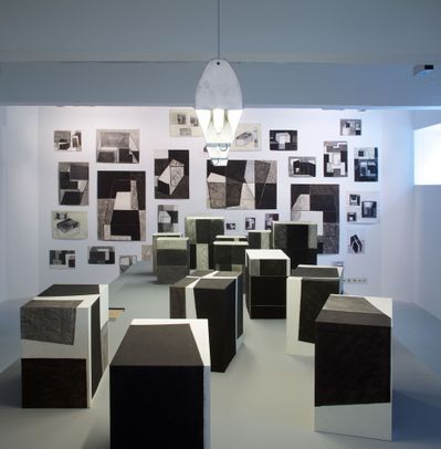 Blick in die Ausstellung "Arthur Salner: Raumbilderwelten" im aut