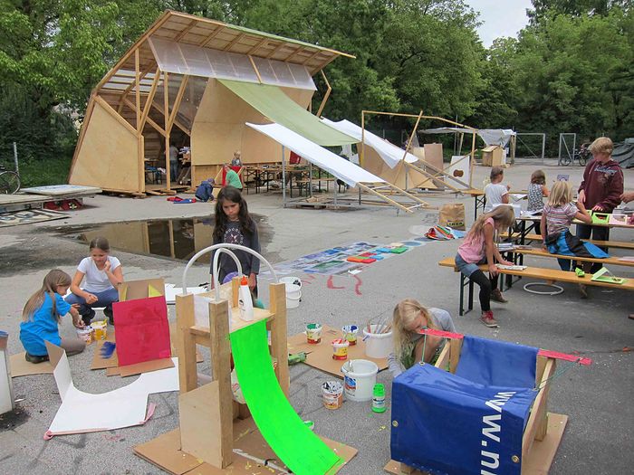 „Feldforschung“ mit knirps – einer temporären Holzwerkstatt