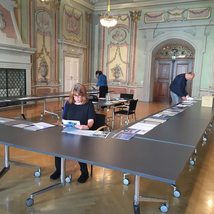 Die Jury 2020 (Marta Schreieck, Anne-Julchen Bernhardt, Peter Haimerl) bei der Vorauswahl