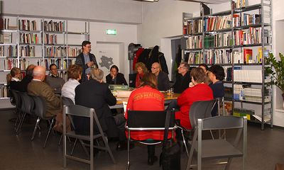 ...und alle am Spieltisch ihre Position eingenommen haben...