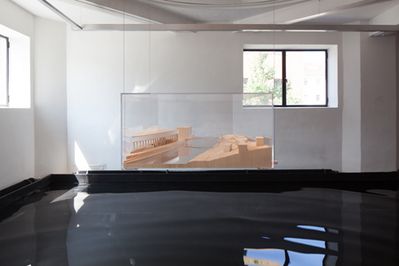 Blick in die Ausstellung "Dietmar Feichtinger: Wege und Orte" im aut