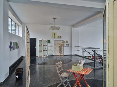 Blick in die Ausstellung "Von Gärten, Pflanzen und Menschen" im aut in Innsbruck