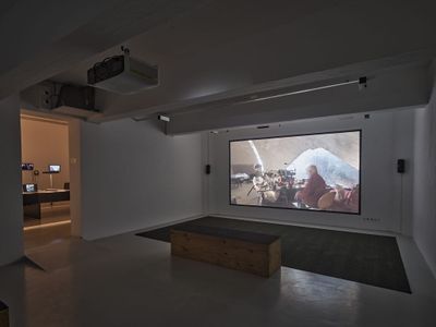 Blick in die Ausstellung "Hans-Walter Müller: Ich habe die Schwerkraft schon verlassen"