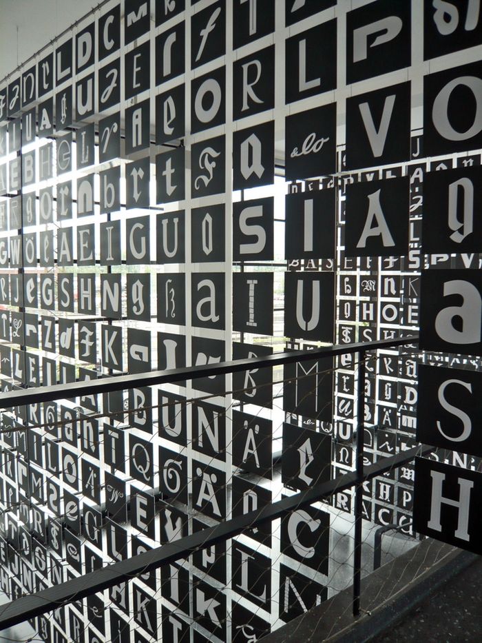 Installation "Alphabet Innsbruck" im aut, © aut