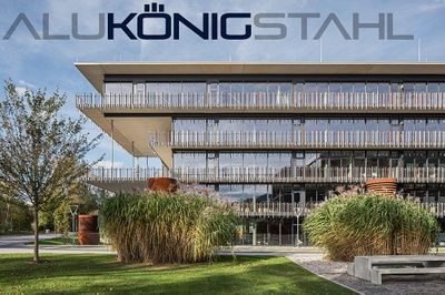 Bürogebäude Bora, Niederndorf (Architektur: LORENZATELIERS) mit Jansen VISS Fire, VISS Fassade, Janisol 2 EI30 und C4 EI60 sowie Schüco ADS 75 HD.HI, AWS 75.SI+, AOC 50 ST