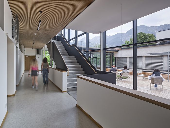 Erweiterung der TFBS für Fotografie, Optik und Hörakustik, Hall in Tirol