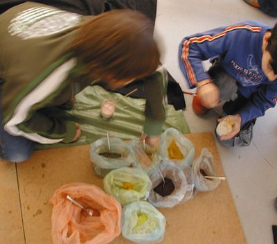 Fotos von Workshops und Exkursionen im Rahmen von "aut: kids"