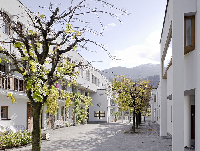 Wohn- und Pflegeheim am Stiftsgarten, Hall in Tirol, 1986