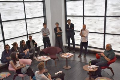 Ausstellungseröffnung mit Peter Apel, Louisa Hutton, Matthias Sauerbruch (Ausstellungskurator*innen) und Arno Ritter