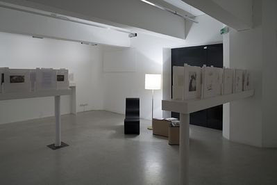 Blick in die Ausstellung "Friedrich Kiesler: Ausstellung als Wahrnehmungsapparat"