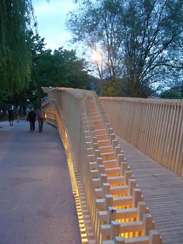 Architektur in Bewegung – Ausklang der Architekturtage 2008 auf der Uferplattform im Walther-Park Foto © aut. architektur und tirol
