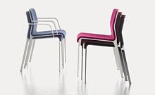 Sessel aus der Serie "Bend"