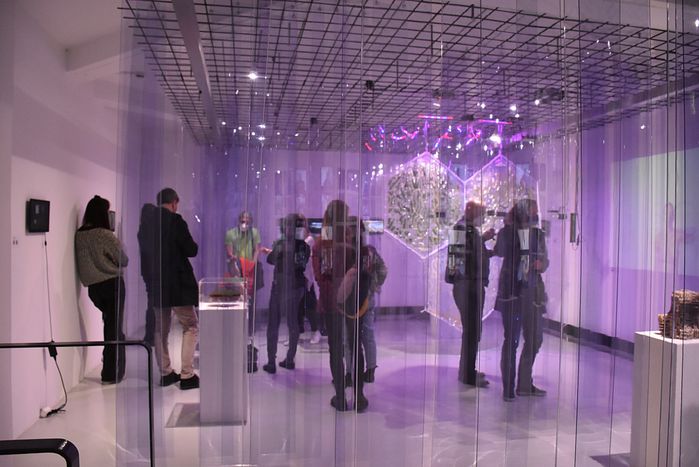 Führung durch das "Bio Lab" im Rahmen der Ausstellung "Potenziale 3"