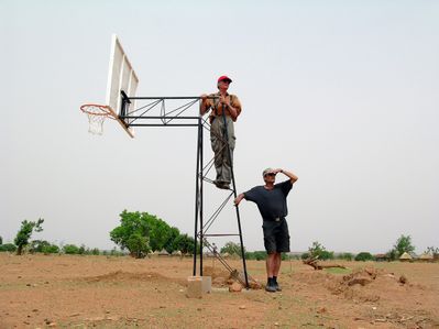 Harun Farocki während Dreharbeiten in Burkina Faso, Mai 2006