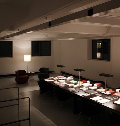 Blick in die Ausstellung "Lars Müller: Bücher bauen" im aut