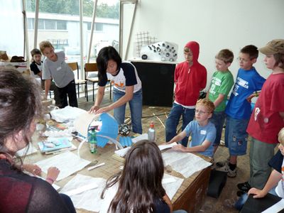 soak – vom einfachen Blatt Papier zur tragfesten Konstruktion, die Falttechnik ist immer wieder faszinierend