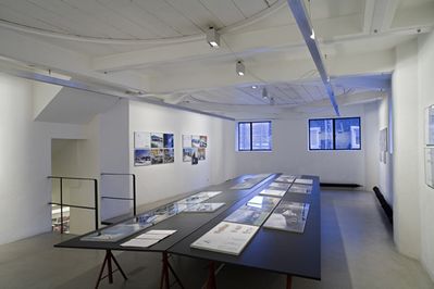 Blick in die Ausstellung "Neues Bauen in den Alpen"