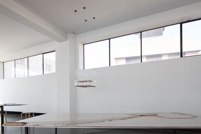 Blick in die Ausstellung "Dietmar Feichtinger: Wege und Orte" im aut