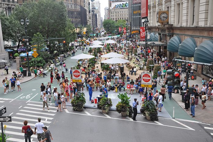Herald Square, New York City, nach der Transformation durch Gehl Architects