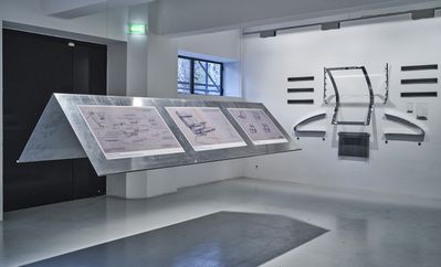 Blick in die Ausstellung "Reinhold Adolf: Schwingen und Entspannen" im aut