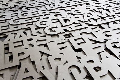 Blick in die Ausstellung im aut, Ruedi Baur: "Alpine Gefahr" oder "Typographische Gefahrenzone", Detail Boden, Foto: ruedi baur integral