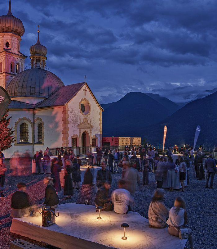 Freiluftfoyer am Birkenberg, Tiroler Volksschauspiele Telfs, 2023