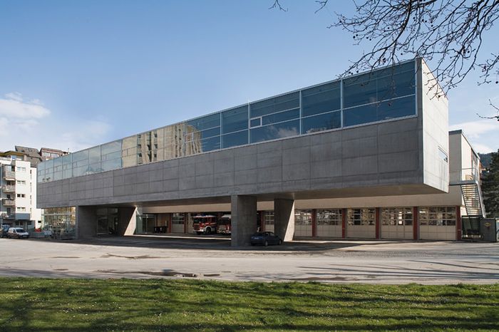 Anerkennung des Landes Tirol für Neues Bauen 2008: ILL – Integrierte Landesleitstelle Tirol, Innsbruck, 2004–07 (Architektur: Obermoser arch-omo ZT GmbH und Schlögl & Süß Architekten)