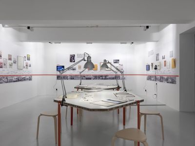 Blick in die Ausstelllung "Widerstand und Wandel. Über die 1970er-Jahre in Tirol" im aut