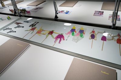 Blick in die Ausstellung "Karl Wutt: Stile von Gegenden und Gegenständen"