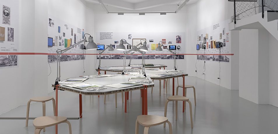 Blick in die Ausstellung "Widerstand und Wandel" im aut